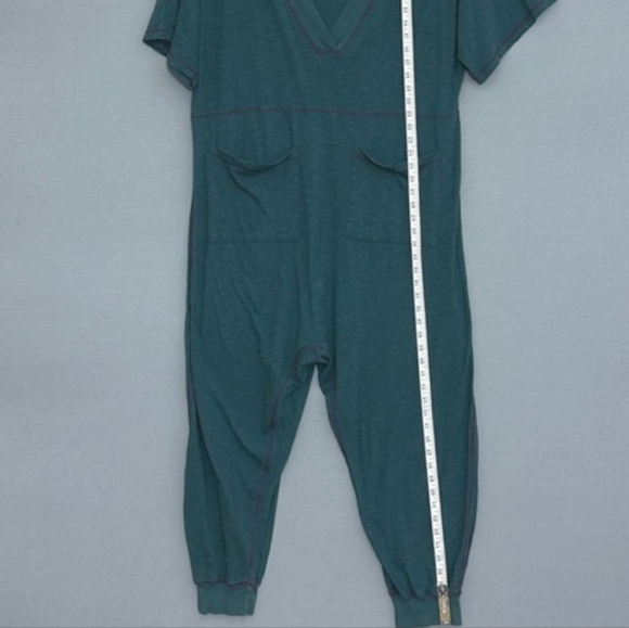 NATURAL LIFE Teal Short-Sleeve V-Neck Relaxed Jumpsuit - Picture 7 of 9
